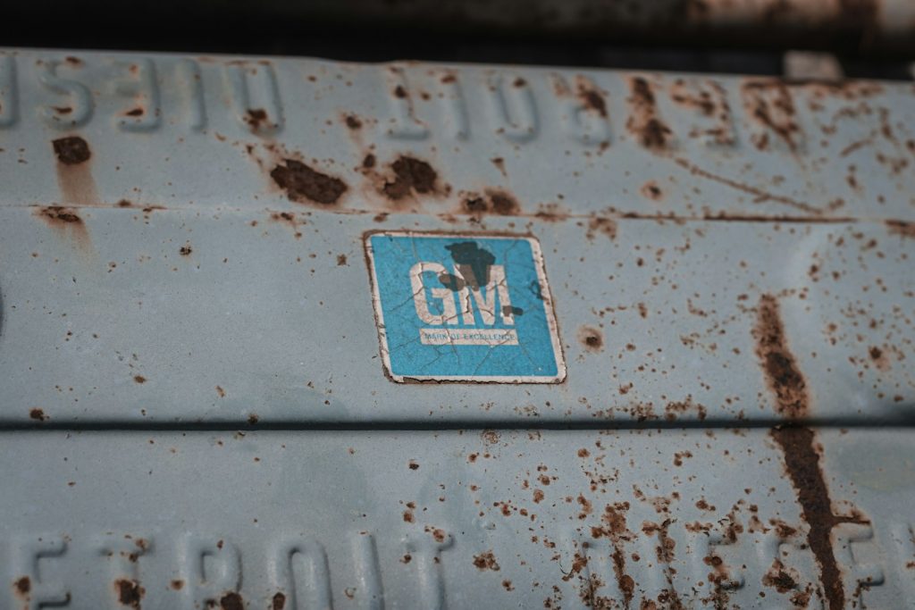 a close up of a rusted metal object