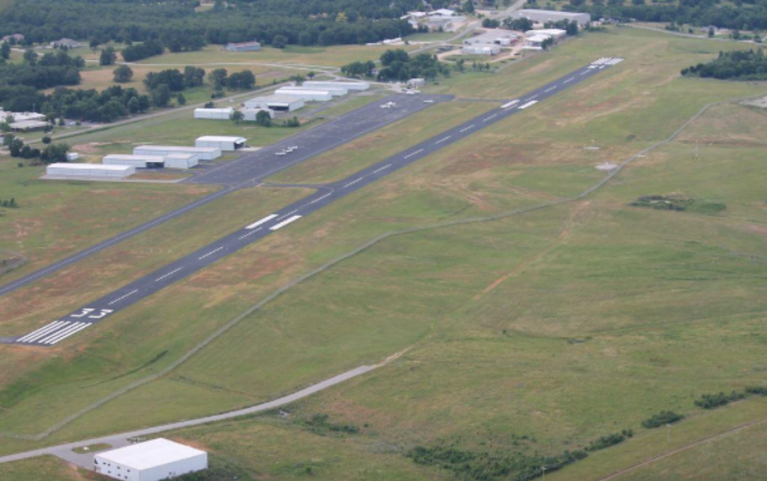 Hanger Development & Bird Issues Highlight Agenda For Camdenton Airport Board Thursday